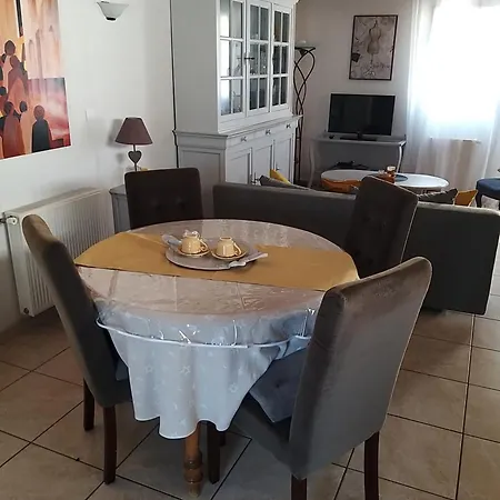 Maison Pres D'agen Tatil Evi *